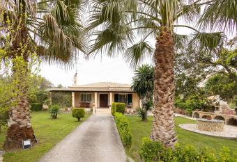 Elpida s country house has Balcony rooms