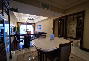 Casa del Rio Residences has rooms with a private hot tub