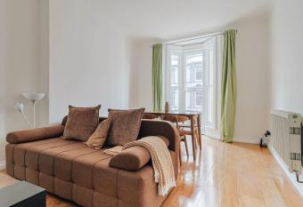 City central apartment has Balcony rooms