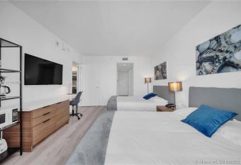 BeachWalk Studio B Apmt 2 full Beds, amazing view 01B has Balcony rooms