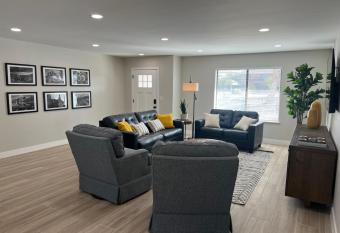 Beautiful Remodeled Family Home allows 18 year olds to book a room