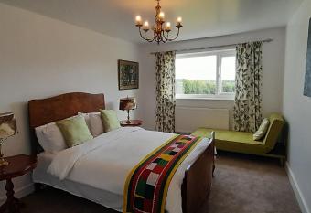 Fox Meadow Peacehaven Farm has Balcony rooms