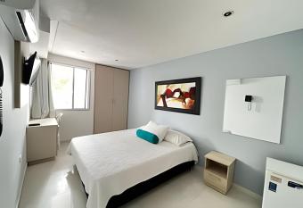 Hotel Lagos Apartaestudios allows 18 year olds to book a room
