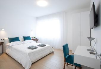 BB Elite Berchet has Balcony rooms