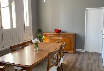 Gorgeous apartment San Telmo up to 6 people has rooms with a private hot tub