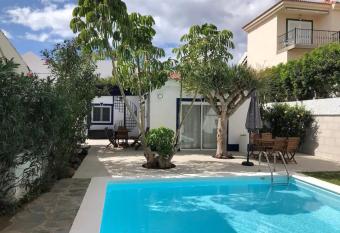 Villa Pasito Blanco private pool has Balcony rooms