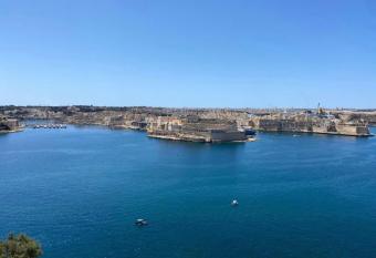 Valletta 3 Bedroom Apartment has Balcony rooms