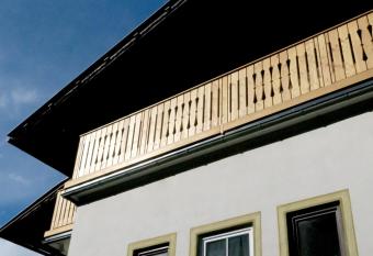 Boutiquehotel Lindenhof allows 18 year olds to book a room