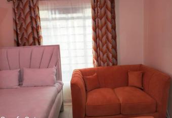 Comfy Getaway STUDIO apartment near JKIA & SGR with KING BED, WIFI, NETFLIX and SECURE PARKING allows 18 year olds to book a room