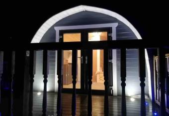 Bonnie Brae Pod allows 18 year olds to book a room