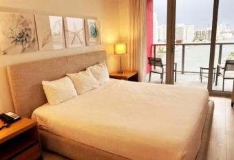 BeachWalk 1b 1b Incredible View apartment 01A has Balcony rooms