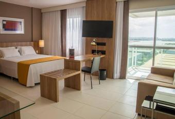 Residence Inn By Rio Stay has rooms with a private hot tub