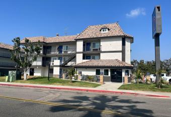 Studio 6 Suites Escondido, CA allows 18 year olds to book a room