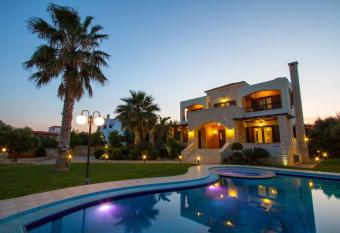 Maria Luxury Villa in Chania Crete has rooms with a private hot tub