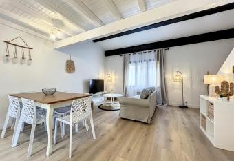 LE GRAIN DE SABLE has Balcony rooms