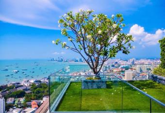 Sea View Near Walking Street allows 18 year olds to book a room