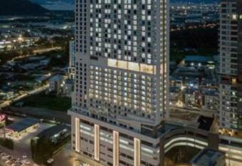 LOVELY 2ROOM SUITE6PAX@SKY CONDO JURU SENTRAL allows 18 year olds to book a room