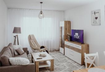 Apartament Kraju centrum z fotelem masuj  cym allows 18 year olds to book a room