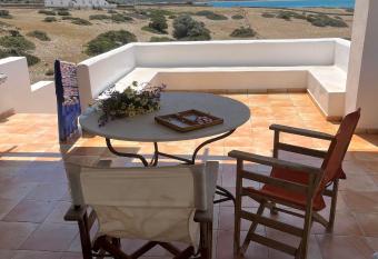 Vintage lover s getaway has Balcony rooms