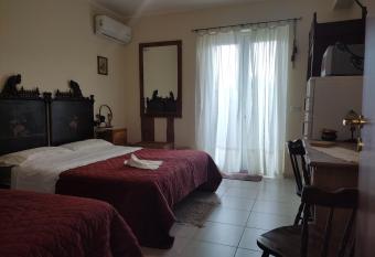 Don Aurelio in collina has Balcony rooms