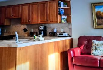 Lushemaren Apartments Premium allows 18 year olds to book a room