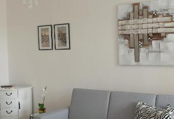 PRIMA APARTMAN has Balcony rooms