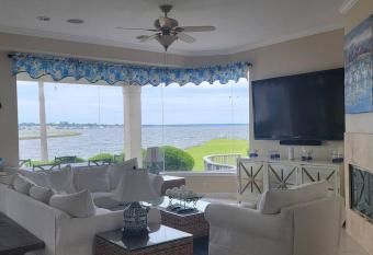 Exquisite Open Water Lake Conroe House has Balcony rooms