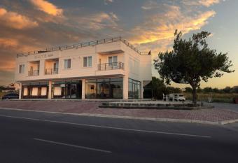 White House Cappadocia has Balcony rooms