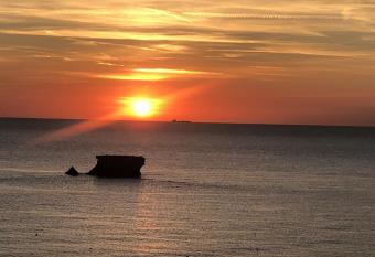 Le petit cottage le portel has Balcony rooms