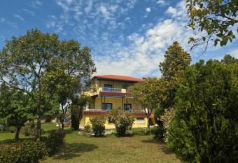 Pond and Pines, by Nice house by the sea! has Balcony rooms