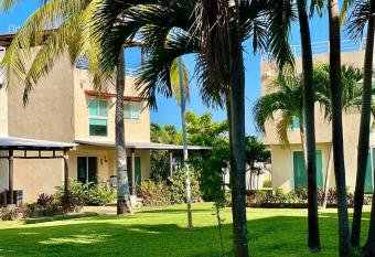 Casa en Acapulco Marina Diamante has rooms with a private hot tub