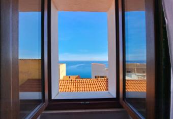 Casa panoramica nell antico borgo has Balcony rooms