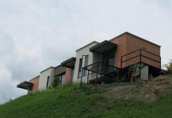 Studio Suite Campestre con Jacuzzi has rooms with a private hot tub