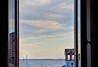 Vista Apartment Bardolino allows 18 year olds to book a room