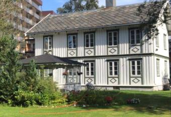 Sandstad, Lilleby i Trondheim has rooms with a private hot tub