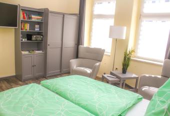 Bischofswerda Ferienwohnung Familienfreundlich Seniorengerecht has Balcony rooms