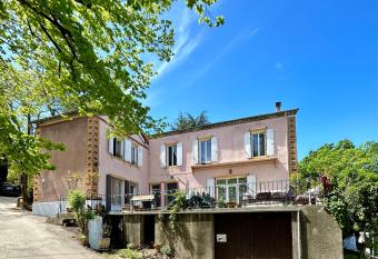 AUX GOUTS D ANGELENE has Balcony rooms