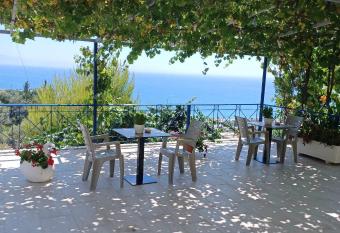 Ionian View Guest House has Balcony rooms
