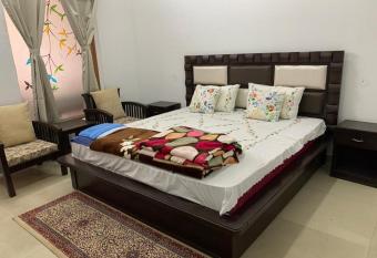 AUM AIRPORT has Balcony rooms