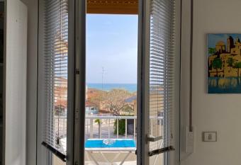 Vista Azzurra has Balcony rooms