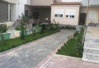 relaxing home has Balcony rooms