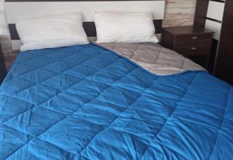 Departamento Amoblado a Estrenar en Guadalupe Este allows 18 year olds to book a room