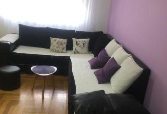 Apartman Tanju  ka allows 18 year olds to book a room