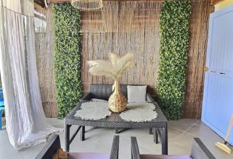 MARINA SUR L ILE DES PECHEURS AVEC COMPLEXE AQUATIQUE has Balcony rooms