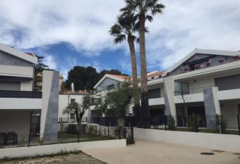 Garden Beach Saint-Cyr sur Mer BS-APART T2 allows 18 year olds to book a room