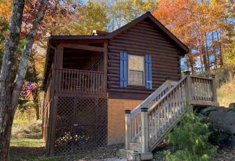 Log Cabin Walkable to Lake Lure & Chimney Rock - Blue Skies has Balcony rooms