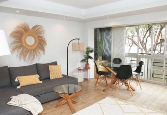 Sunshine Apartment Fuengirola allows 18 year olds to book a room