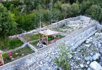 Rehaish Inn Skardu Khaplu has Balcony rooms