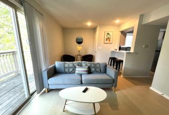 Brand New Renovated 1 bed 1 bath Condo has Balcony rooms