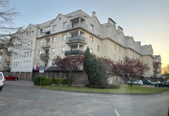 Osiedle Le  ne 37/28 has Balcony rooms